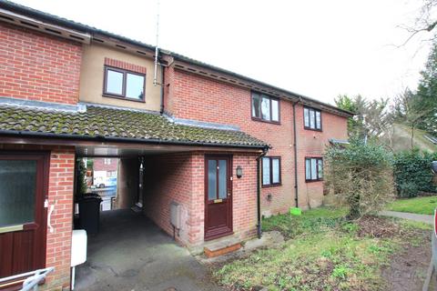 2 bedroom apartment to rent, The Yews, Horndean