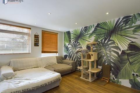 1 bedroom flat for sale, Court Wood Lane, Croydon CR0