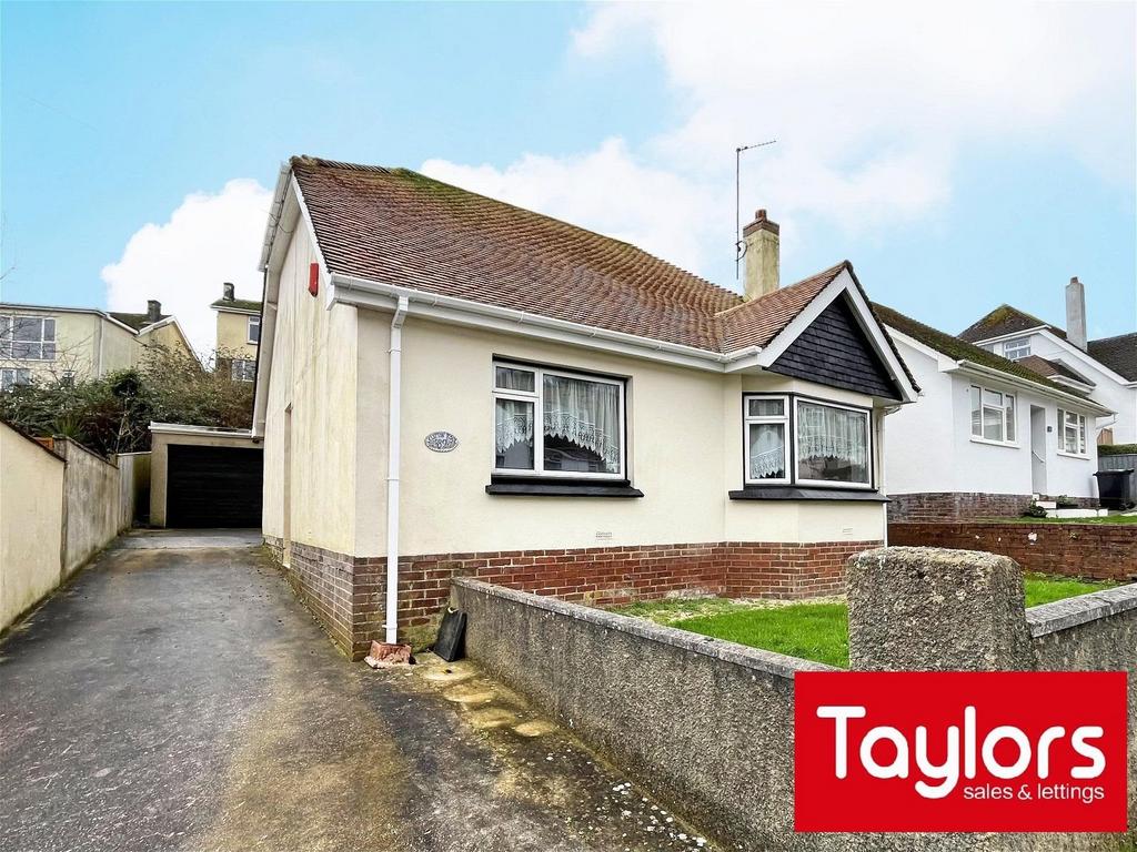 Clifton Road, Paignton 4 bed detached bungalow for sale £280,000