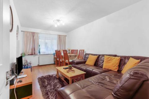 1 bedroom flat for sale, Greenway Close, London