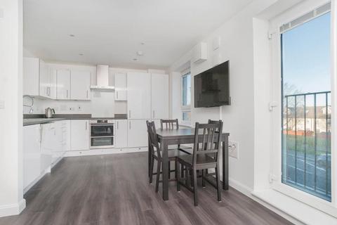 2 bedroom flat to rent, 2180L South Gyle Broadway, Edinburgh, EH12 9LR