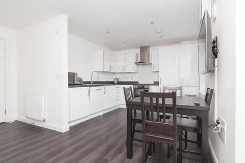 2 bedroom flat to rent, 2180L South Gyle Broadway, Edinburgh, EH12 9LR