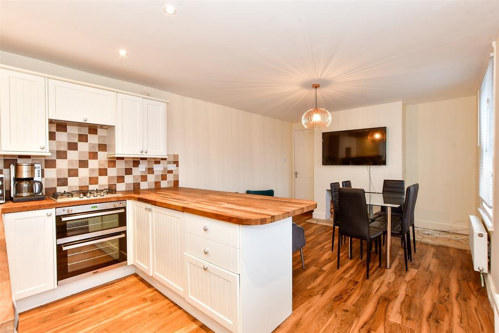 Lounge/Kitchen