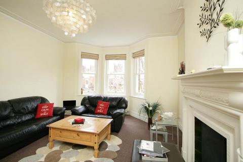 3 bedroom flat for sale, Castellain Road, Maida Vale, London W9