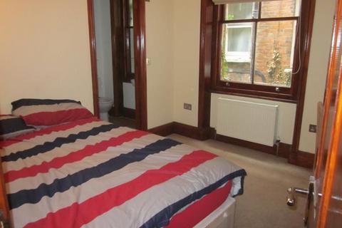 4 bedroom flat for sale - Essendine Mansions, London, W9