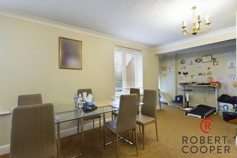 2 bedroom penthouse to rent, The Forresters, Winslow Close, Eastcote, HA5