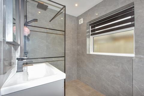 34 Danes Drive, Leysdown On Sea, Sheerness, ME12 4AJ