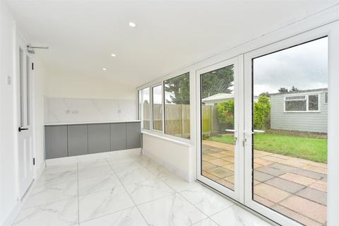 34 Danes Drive, Leysdown On Sea, Sheerness, ME12 4AJ