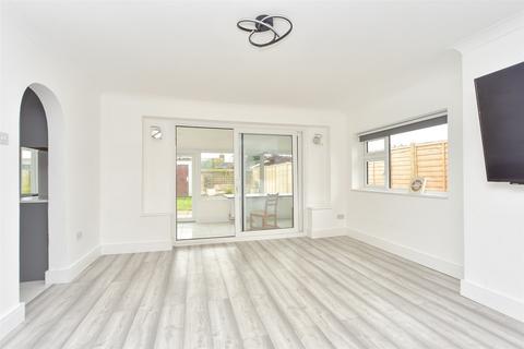 34 Danes Drive, Leysdown On Sea, Sheerness, ME12 4AJ