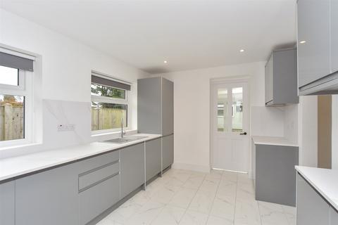 34 Danes Drive, Leysdown On Sea, Sheerness, ME12 4AJ