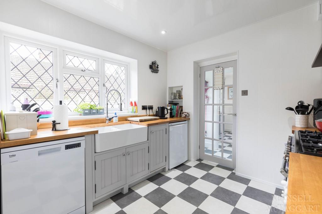 Parrock Lane, Hartfield TN7 3 bed detached bungalow for sale £875,000