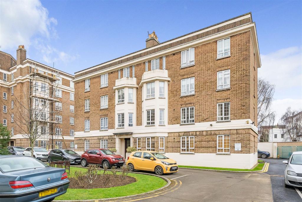 Cambray Court, Cheltenham, GL50 2 bed apartment £230,000