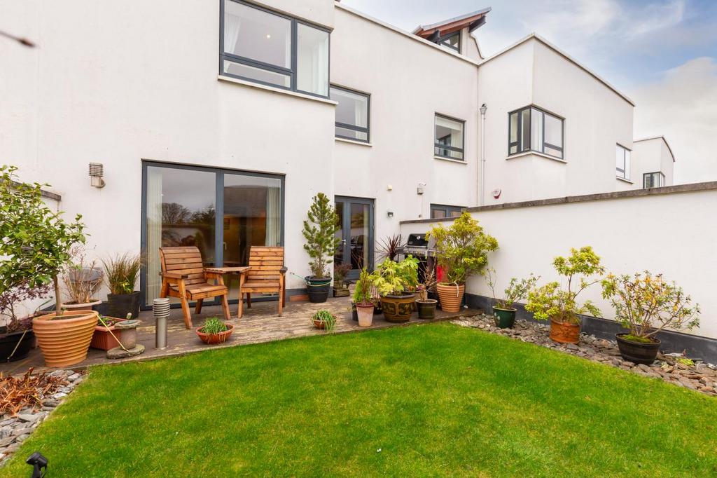 Brighouse Park Cross, Cramond 5 bed terraced house for sale £695,000