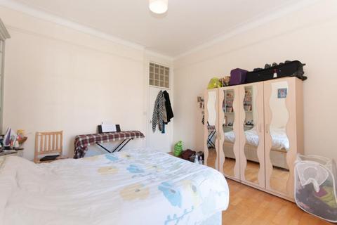 3 bedroom flat for sale, Elgin Court, London, W9
