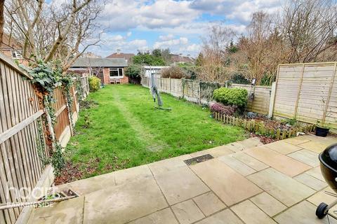 16 Waterloo Road, Ilford, IG6 2EG