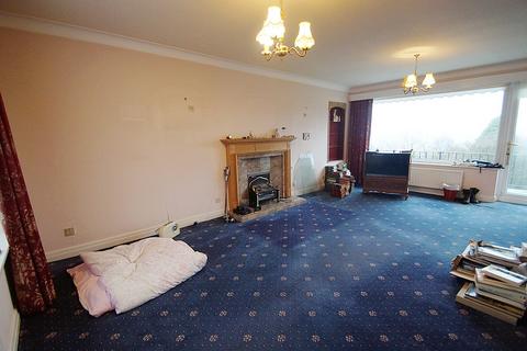 46 Burnedge Fold Road, Grasscroft, Oldham, OL4 4EE