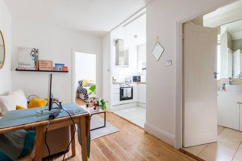 1 bedroom flat to rent, Clapham Road, Clapham North, London, SW9