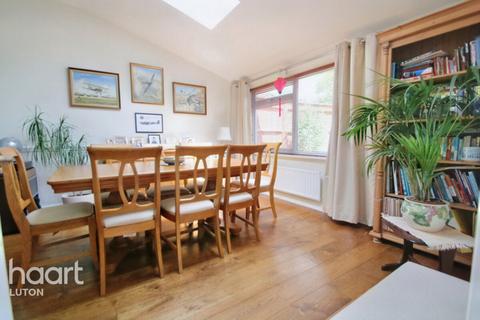 5 Upton Close, Luton, LU2 7BH