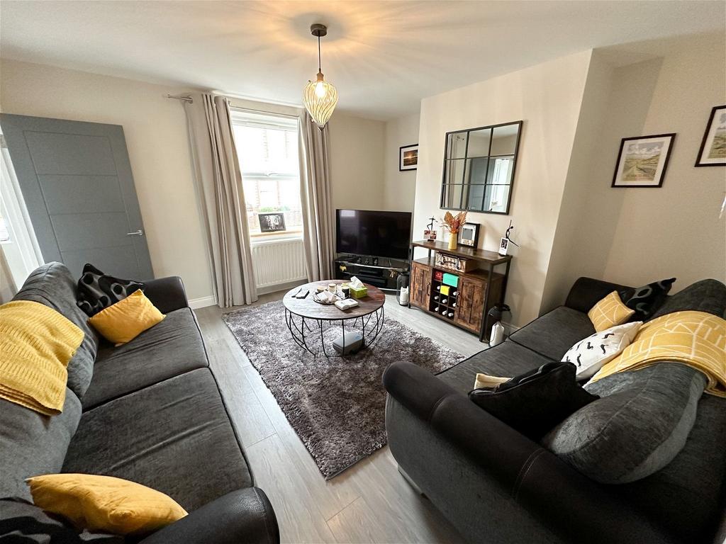 Exeter Road, Newton Abbot TQ12 3 bed semidetached house for sale £