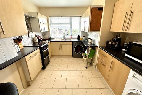 2 Callins Close, Minehead, TA24 6ER