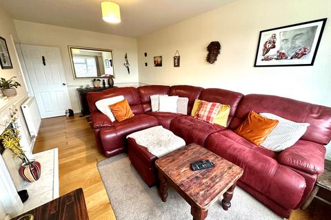 2 Callins Close, Minehead, TA24 6ER