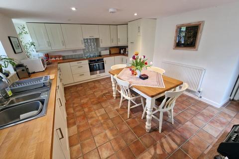 3 bedroom end of terrace house for sale - Greenham, TA18 8QE