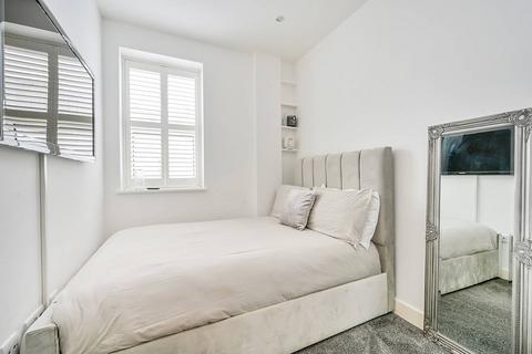 2 bedroom flat to rent, Bromyard Avenue, Acton, London, W3