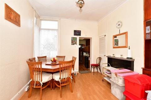4 bedroom end of terrace house for sale, Ranelagh Gardens, Ilford, Essex