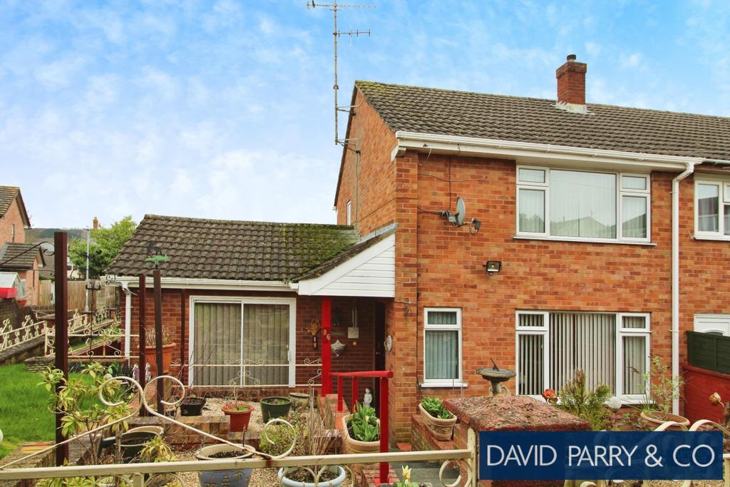 Presteigne LD8 2DW 2 bed terraced house for sale £137,500