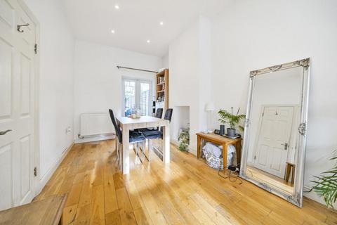 86 Graveney Road, London, SW17 0EH