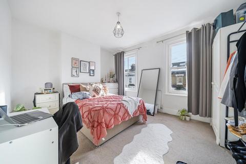 86 Graveney Road, London, SW17 0EH