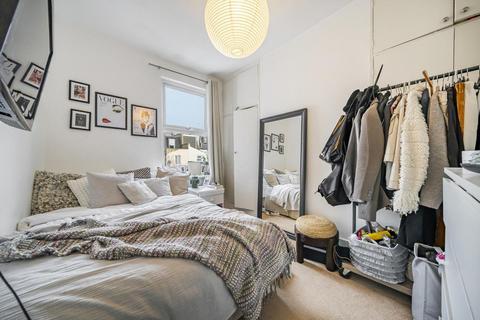 86 Graveney Road, London, SW17 0EH
