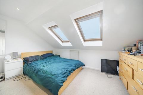 86 Graveney Road, London, SW17 0EH