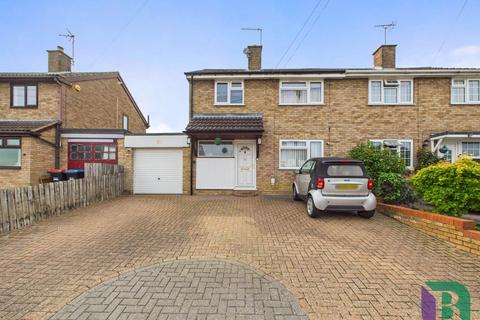 3 bedroom semi-detached house for sale, Elm Grove, Milton Keynes MK17