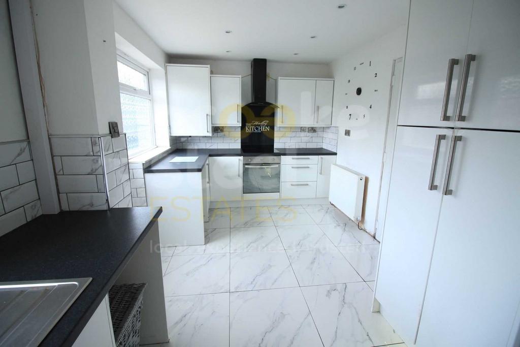 Crossfield Drive, Radcliffe 4 bed semidetached house for sale £245,000