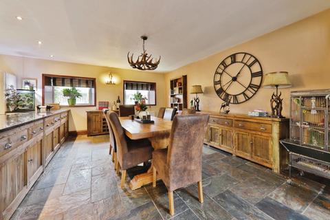 5 bedroom detached house for sale - Routh, Beverley, East Riding of Yorkshire, HU17 9SL
