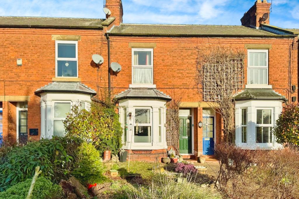 Willerby Court, Willerby Low Road... 3 bed terraced house £270,000