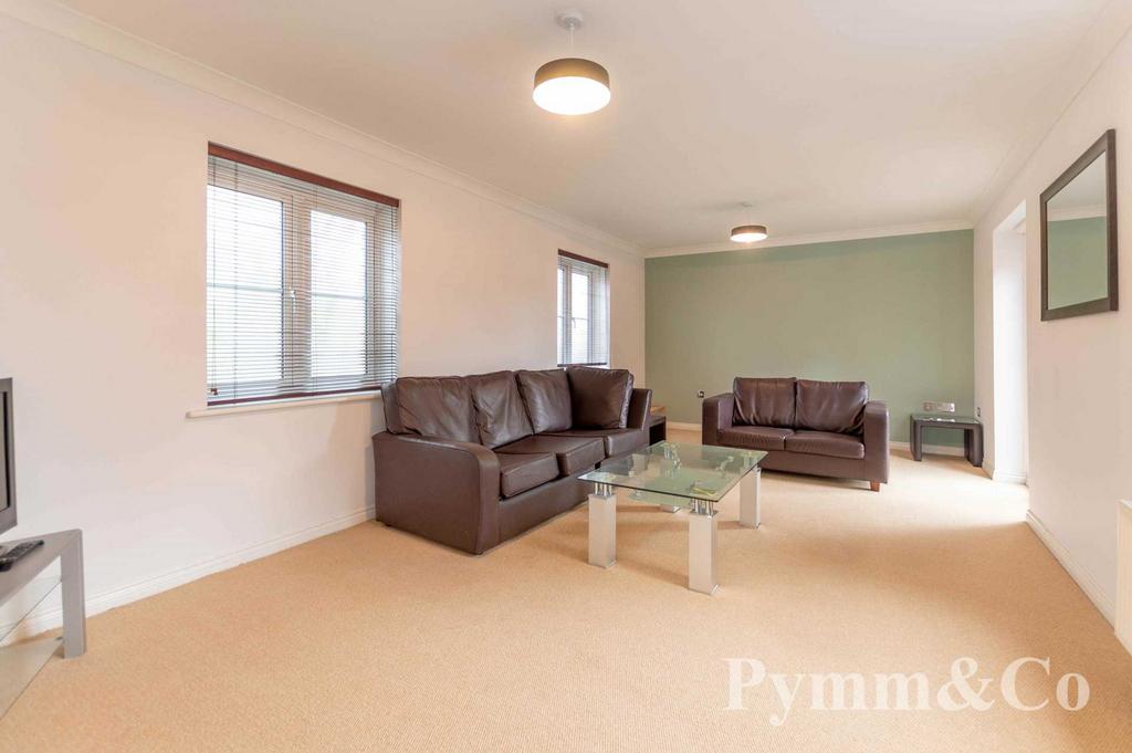 Mountbatten Drive, Norwich NR6 4 bed detached house for sale £350,000