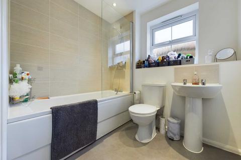 18 Jay Close, Hemel Hempstead, HP3 0GJ