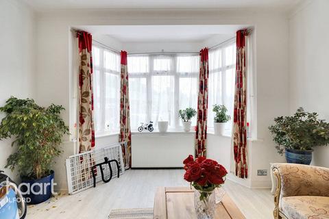49 Lyndhurst Gardens, Ilford, IG2 7DH