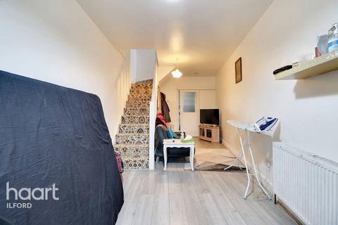 49 Lyndhurst Gardens, Ilford, IG2 7DH
