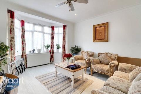4 bedroom end of terrace house for sale, Lyndhurst Gardens, Ilford