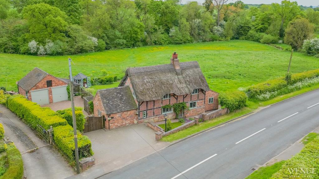 Wood Lane, Yoxall, Burton-On-Trent, Staffordshire, DE13 3 bed cottage ...