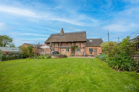 3 bedroom cottage for sale, Wood Lane, Yoxall, DE13