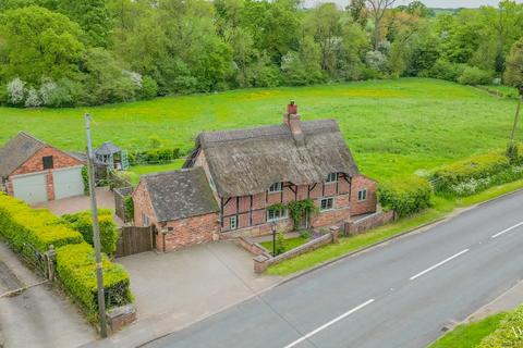 3 bedroom cottage for sale, Wood Lane, Yoxall, DE13