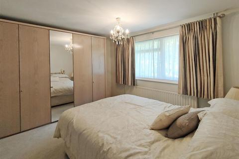 127 The Fairway, Midhurst, GU29 9JF