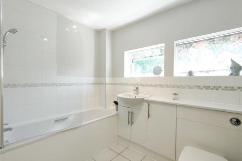 127 The Fairway, Midhurst, GU29 9JF