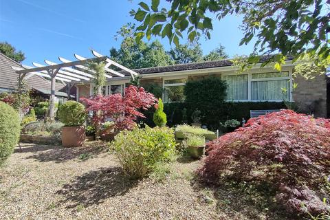 127 The Fairway, Midhurst, GU29 9JF