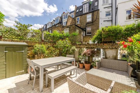 2 bedroom flat for sale, Tournay Road, Fulham Broadway, London, SW6