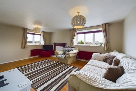 2 bedroom maisonette to rent, Prudhoe Court, Fawdon, Newcastle Upon Tyne